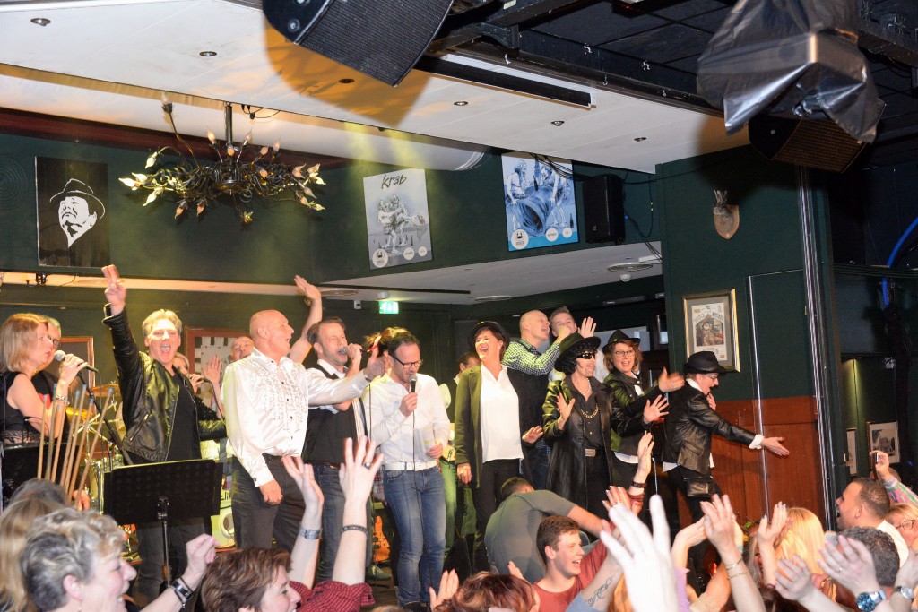 ../Images/Heel Noordwijkerhout zingt Hazes 482.jpg